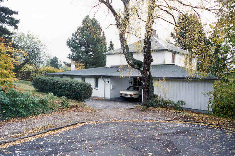 [House seen from street]